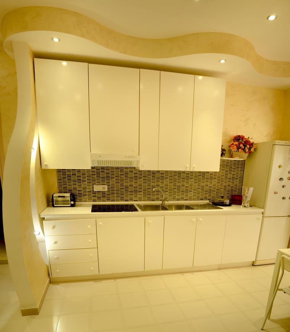 Kitchen or kitchenette, Lobby or reception, Decorative detail, stove
