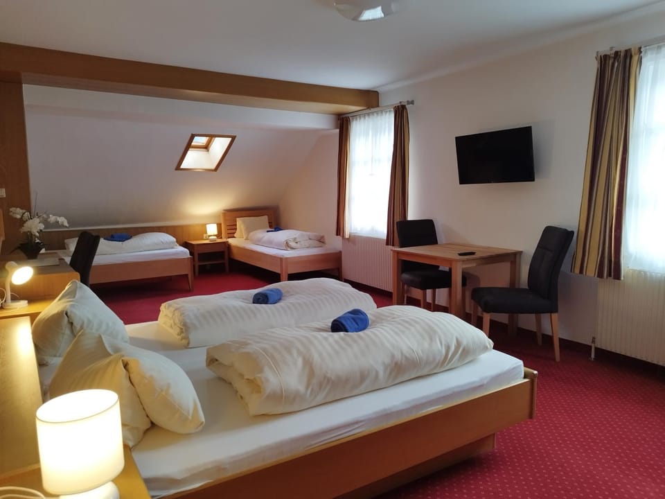Hotel Pension Kandolf Bed and Breakfast in Carinthia, Austria