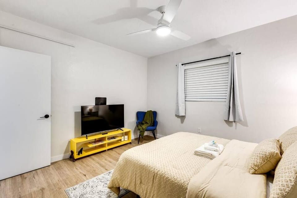 Stylish 2BR central Fast Wi fi virg2 Apartment in Miami Springs