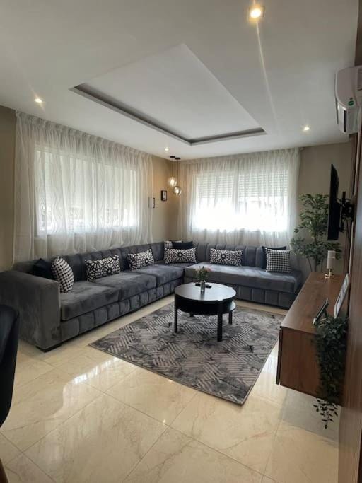 Chic & cosy appartement au centre d’Oujda Apartment in Morocco