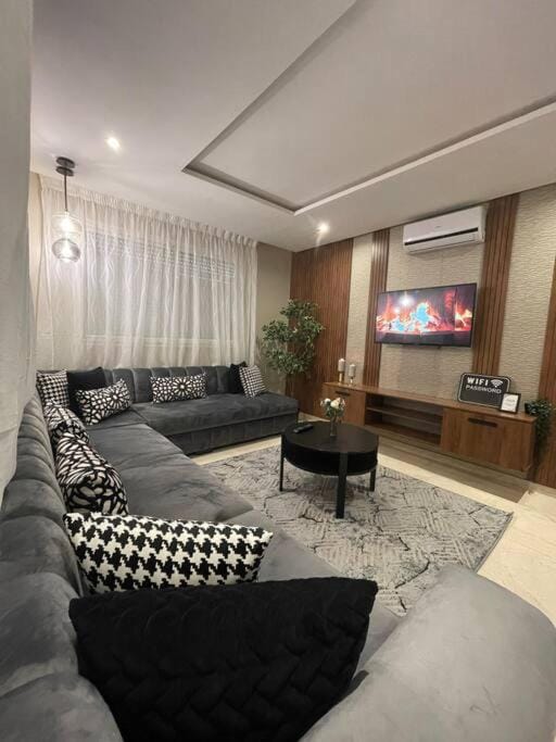Chic & cosy appartement au centre d’Oujda Apartment in Morocco