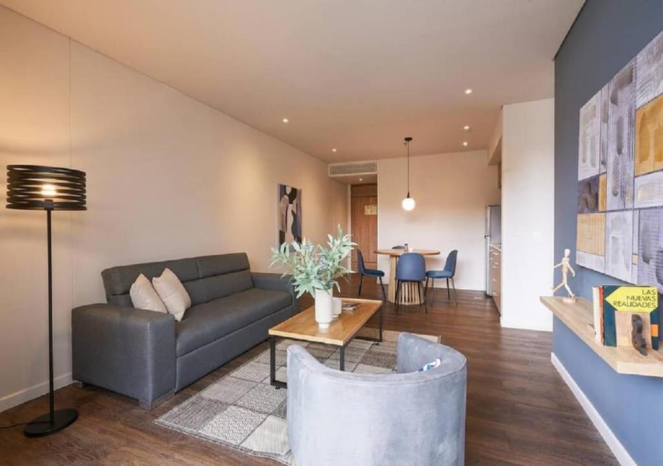 Living room, Dining area, internet