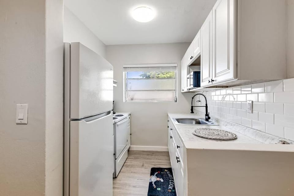 Mia Springs 2BR wi-fi Virg 3 Apartment in Miami Springs