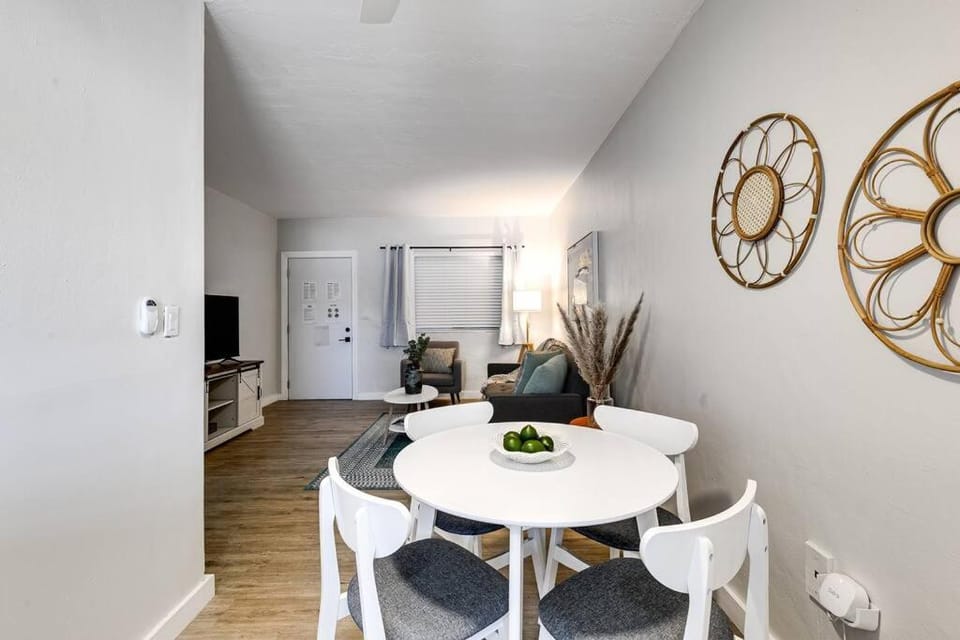 Mia Springs 2BR wi-fi Virg 3 Apartment in Miami Springs
