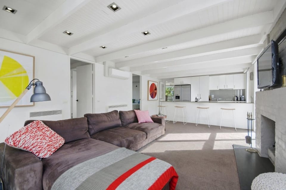 Kitchen or kitchenette, Living room, Seating area