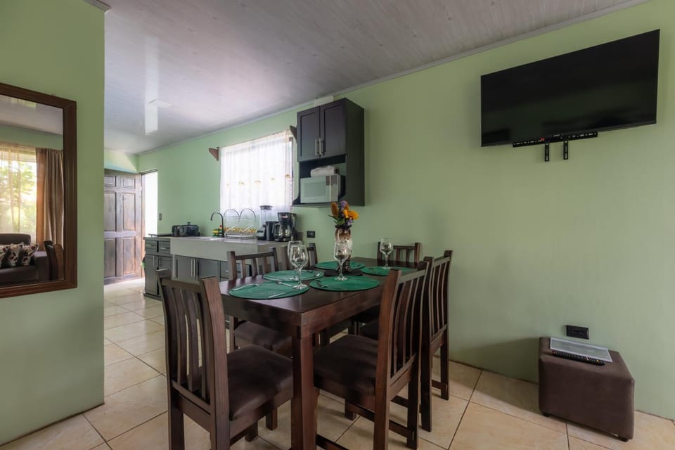 Communal lounge/ TV room, TV and multimedia, Kitchen or kitchenette