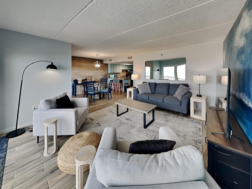 Kitchen or kitchenette, Living room, Seating area, Dining area, furniture