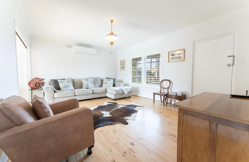 Centrally located at Joffs Beach House WiFi House in Victor Harbor