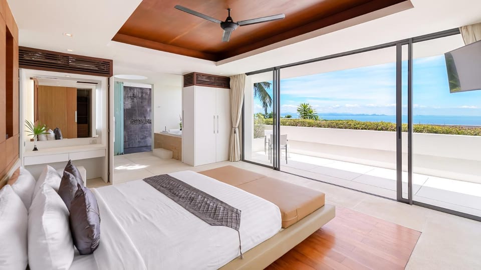 Bed, View (from property/room), Balcony/Terrace, Photo of the whole room, Bedroom, Sea view