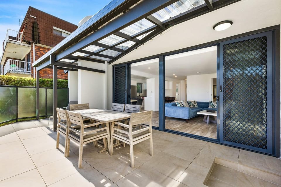Byron Bay Beachfront Holiday Apartments Courtyard 6 Apartment in Byron Bay