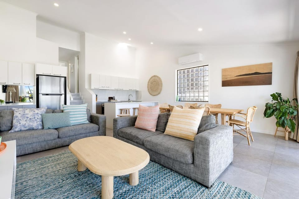 Byron Bay Beachfront Holiday Apartments Penthouse 9 Apartment in Byron Bay