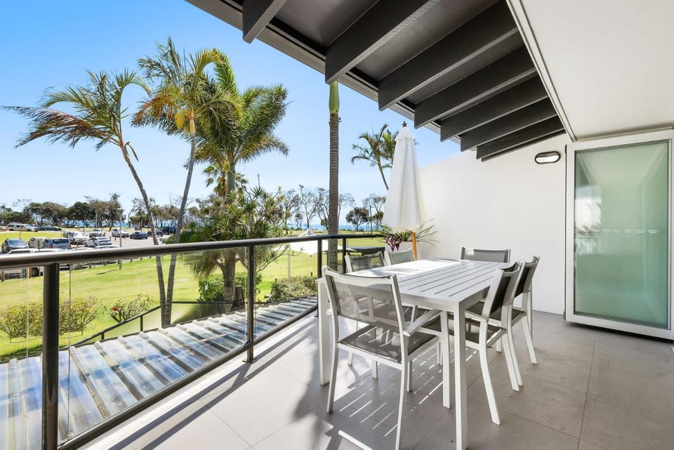 Property building, Beach