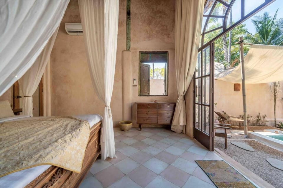 Patio, Bed, View (from property/room), Balcony/Terrace, Photo of the whole room, Bedroom, air conditioner