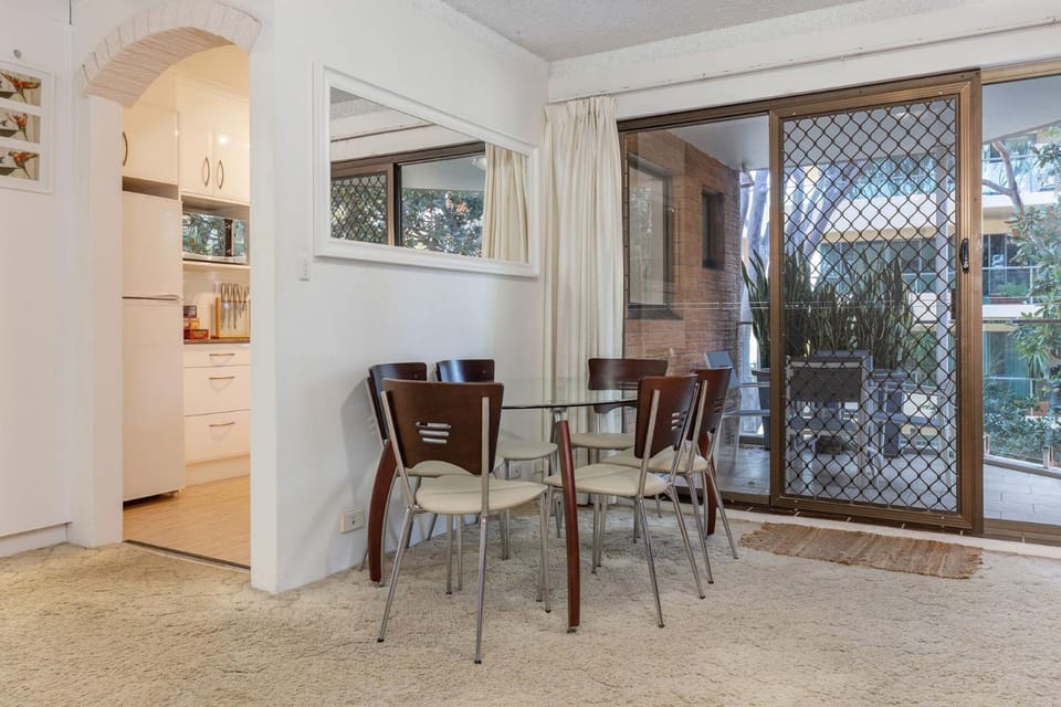Patio, Kitchen or kitchenette, Living room, Seating area, Dining area