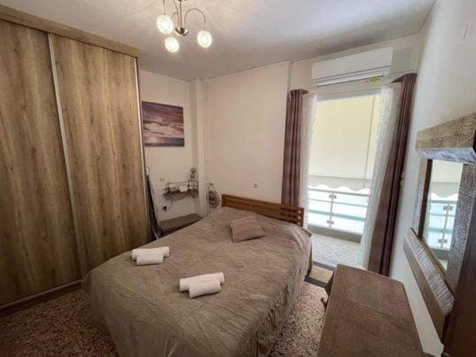 Bed, Photo of the whole room, Bedroom, towels, wardrobe