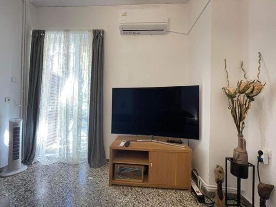 Communal lounge/ TV room, TV and multimedia, Evening entertainment, air conditioner