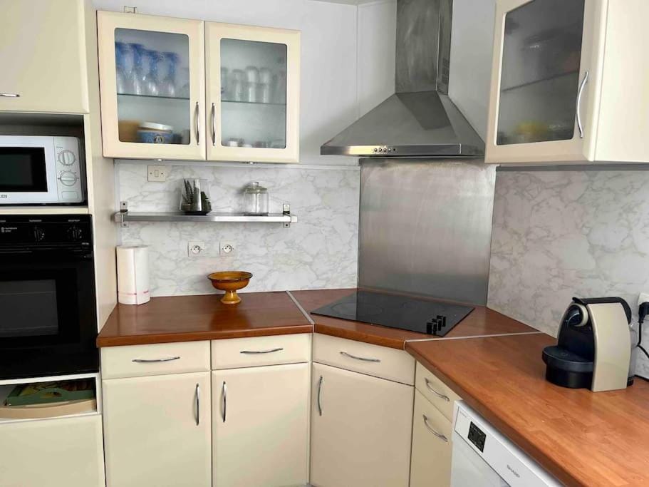 Joli T3 dans villa avec jardin et parking Apartment in Marseille