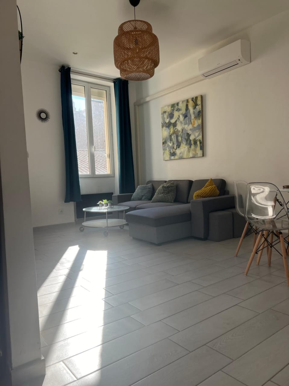 Charmant T2 climatisé a 5 min de là gare st-charles - vieux port Apartment in Marseille