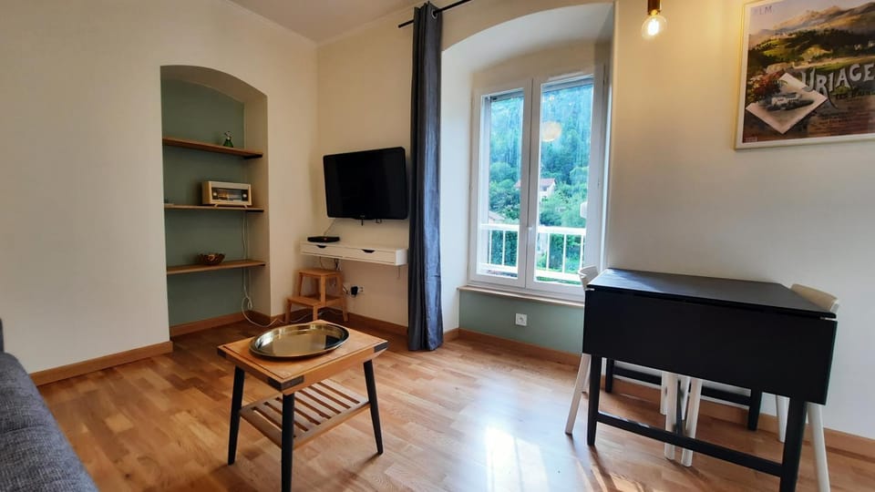 TV and multimedia, Seating area, Dining area, Evening entertainment