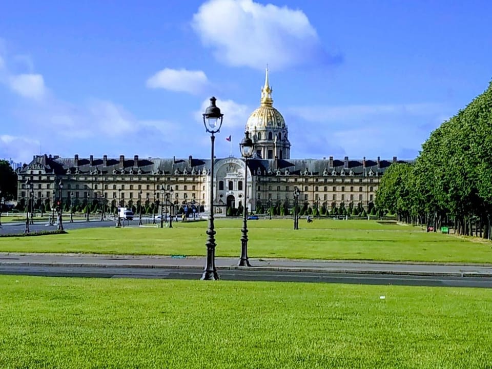 Nearby landmark, Day, Landmark view