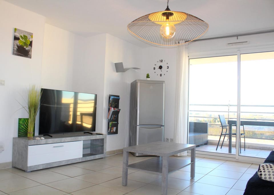 Communal lounge/ TV room, Living room, Seating area