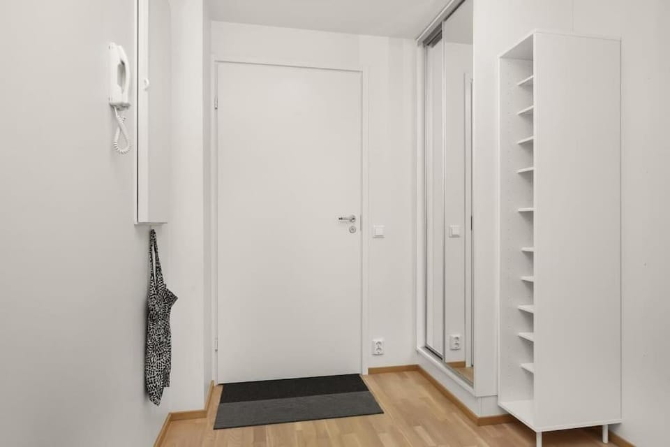 Kotimaailma - Viihtyisä saunallinen kaksio, Leppävaara Apartment in Helsinki