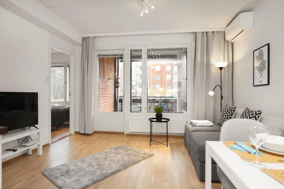 Kotimaailma - Viihtyisä saunallinen kaksio, Leppävaara Apartment in Helsinki