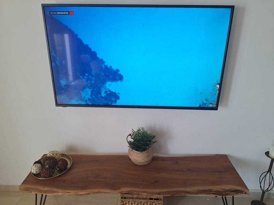 TV and multimedia, Decorative detail