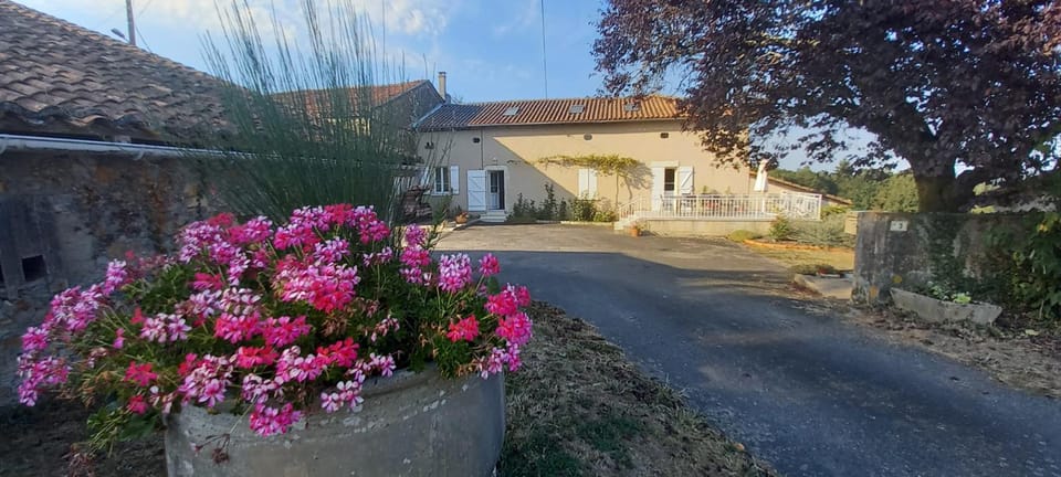 La MÉSANGE BLEUE Bed and Breakfast in Nouvelle-Aquitaine