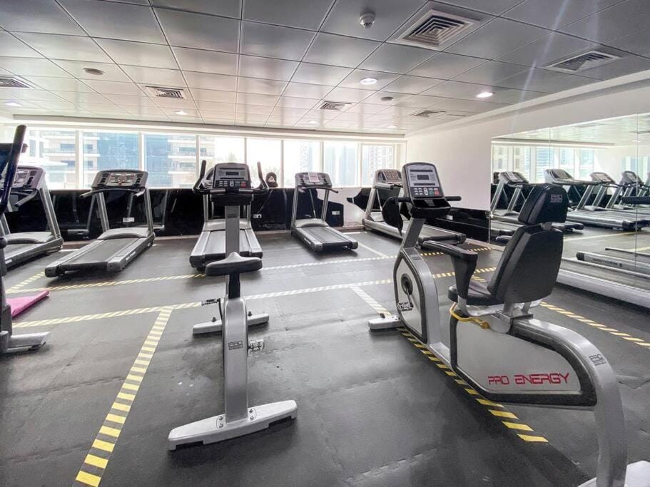 StoneTree - Amazing 1BR Apartment with Balcony Apartment in Dubai