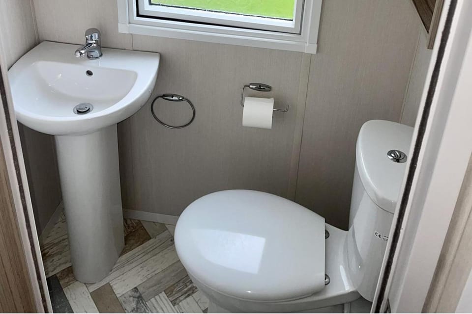 Chalet-3 guests-Onsite parking Chalet in Bassetlaw District