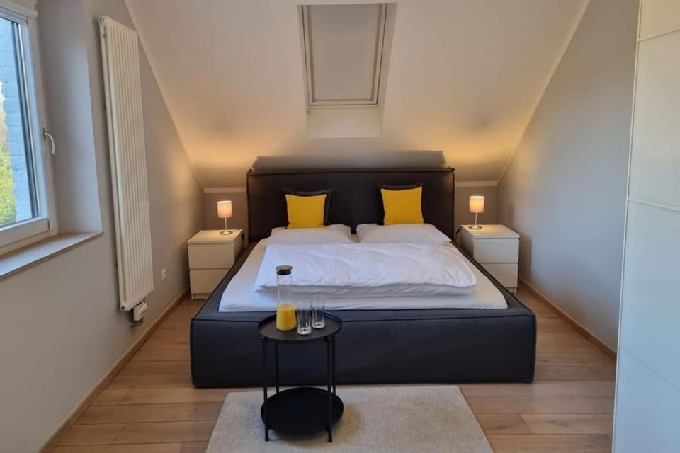 Historische Villa mit Garten, Luxus Apartment in North Rhine-Westphalia