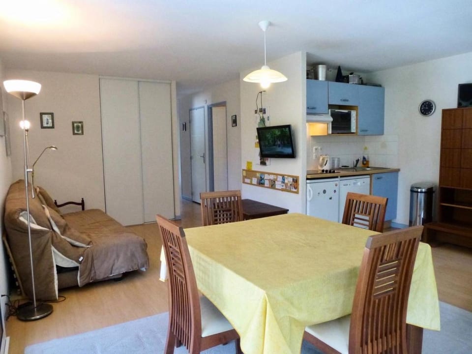 Résidence Pleiades - Appartement lumineux avec 2 balcons et parking couvert MAE-8244 Apartment in Aragon