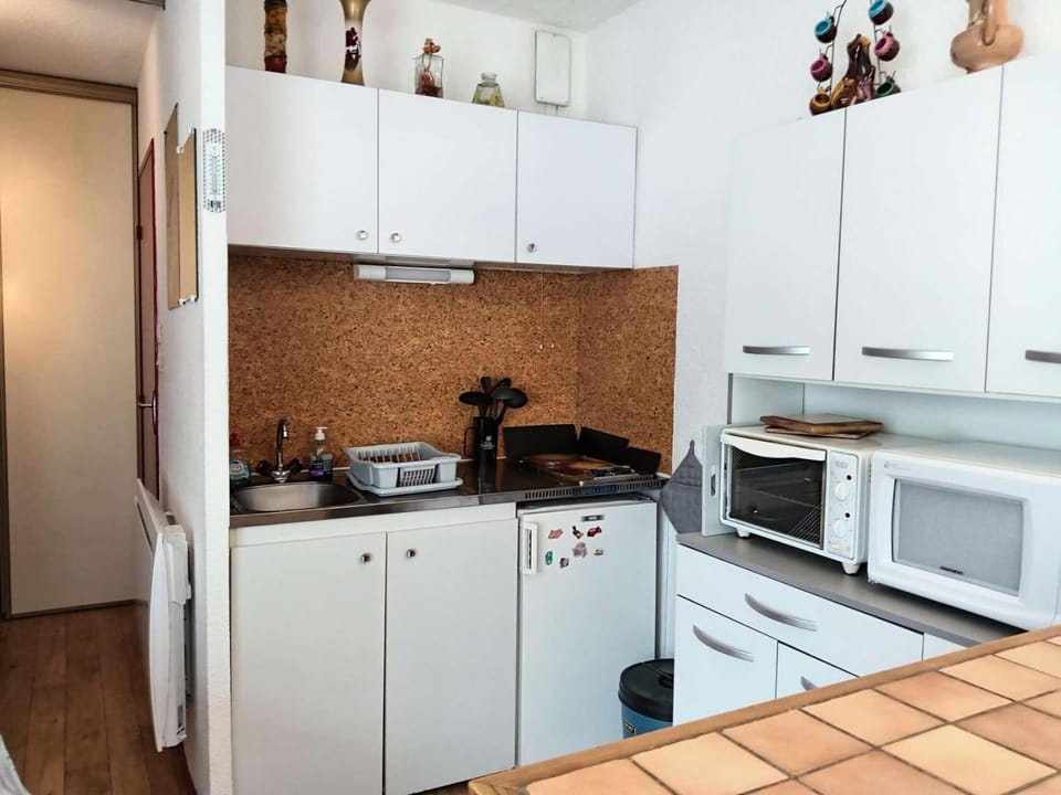 Résidence Marmottes - Studio cabine avec place de parking couvert privé MAE-8274 Cabin in Aragon