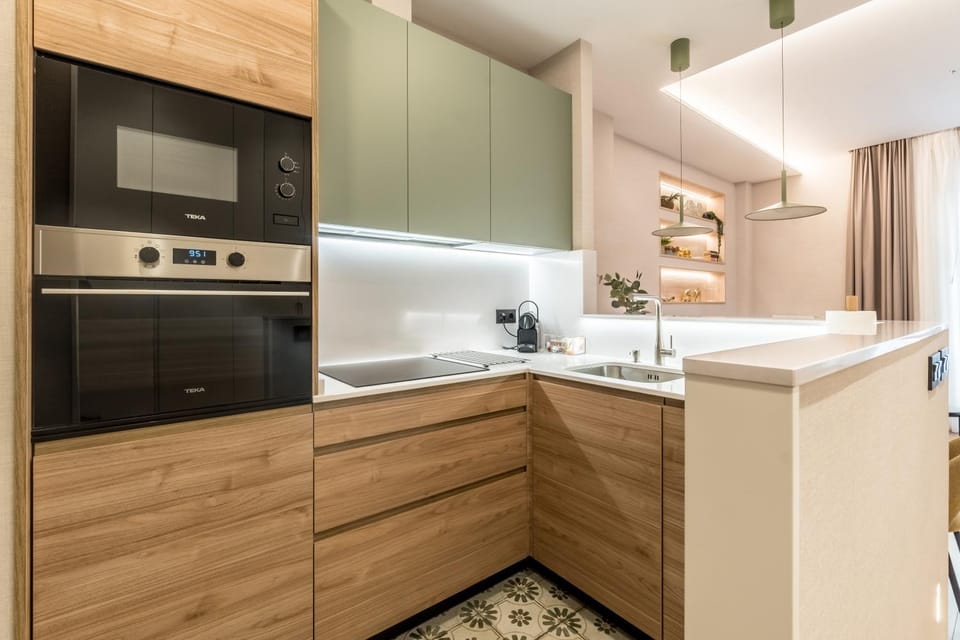 Kitchen or kitchenette, oven, stove