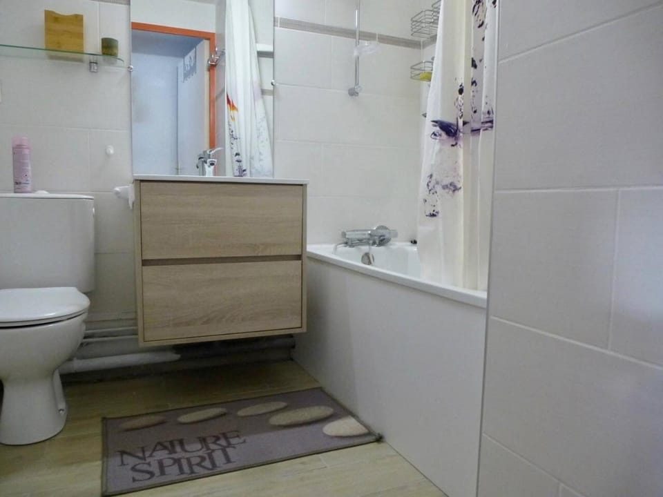 Résidence Lienz - Studio cabine avec terrasse exposï¿½e Sud MAE-8324 Cabin in Occitanie