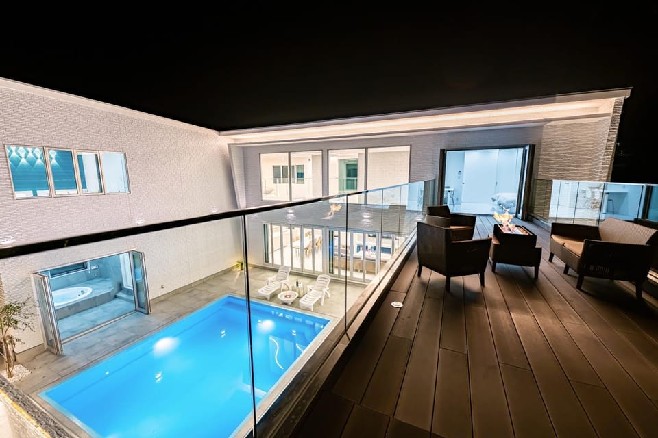 Balcony/Terrace, Pool view