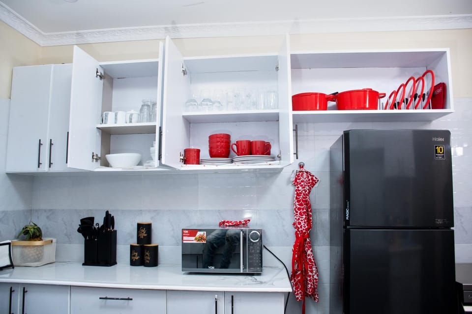 Coffee/tea facilities, microwave