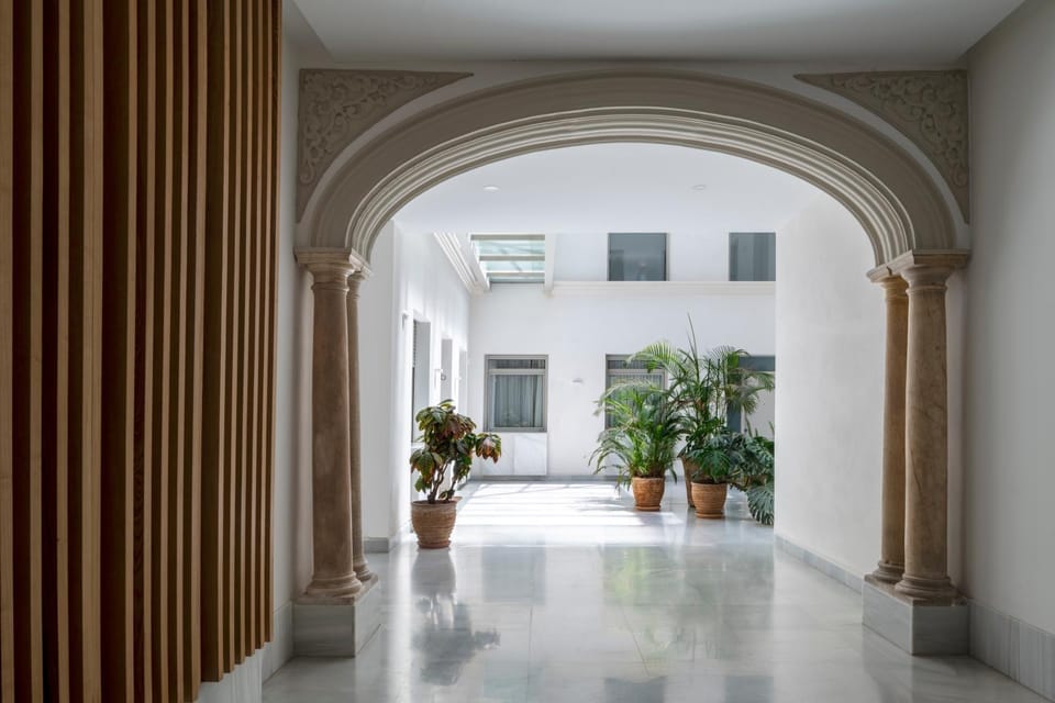 Facade/entrance