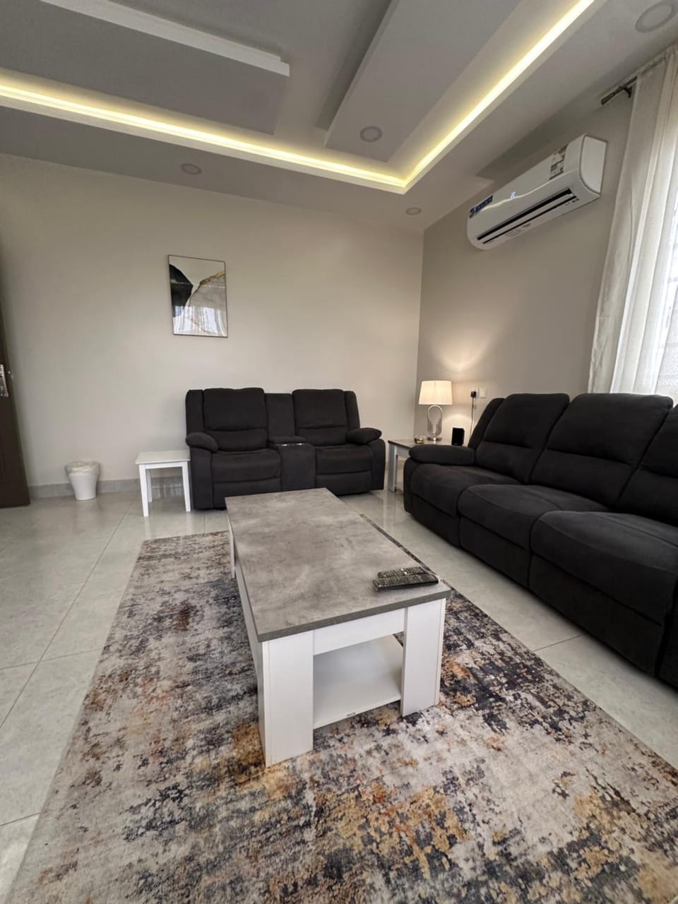 TV and multimedia, Seating area, Evening entertainment, air conditioner