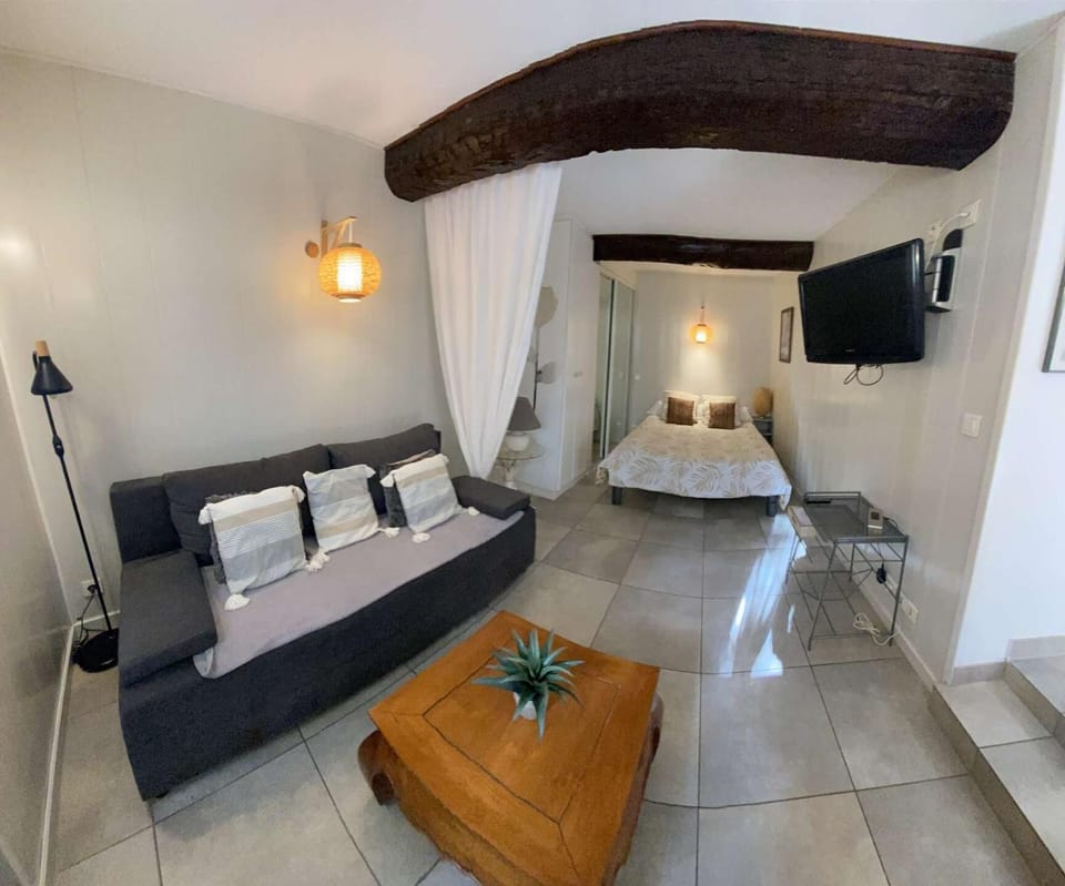 Résidence 665-bandol - Magnifique Rez de villa T1 bis à Bandol MAE-0974 Villa in French Riviera