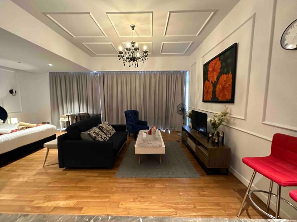 Communal lounge/ TV room, TV and multimedia, Living room, Seating area