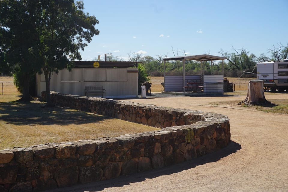 Narromine Rockwall Cabins and Caravan Park Cabin in New South Wales
