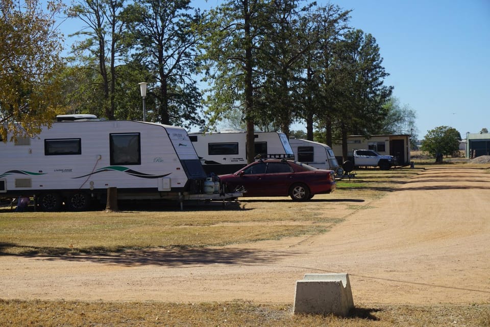 Narromine Rockwall Cabins and Caravan Park Cabin in New South Wales