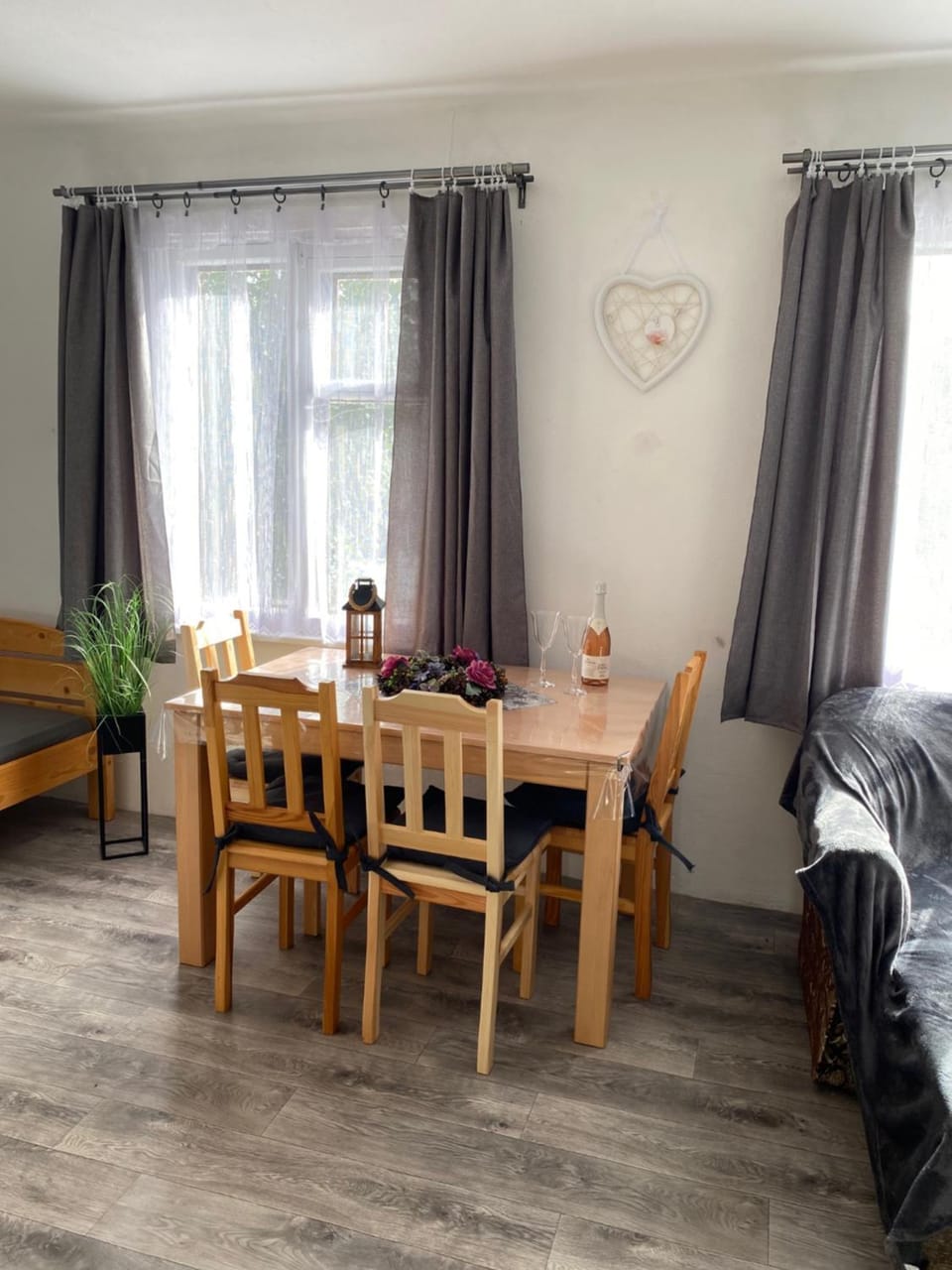 Living room, Photo of the whole room, Seating area, Dining area