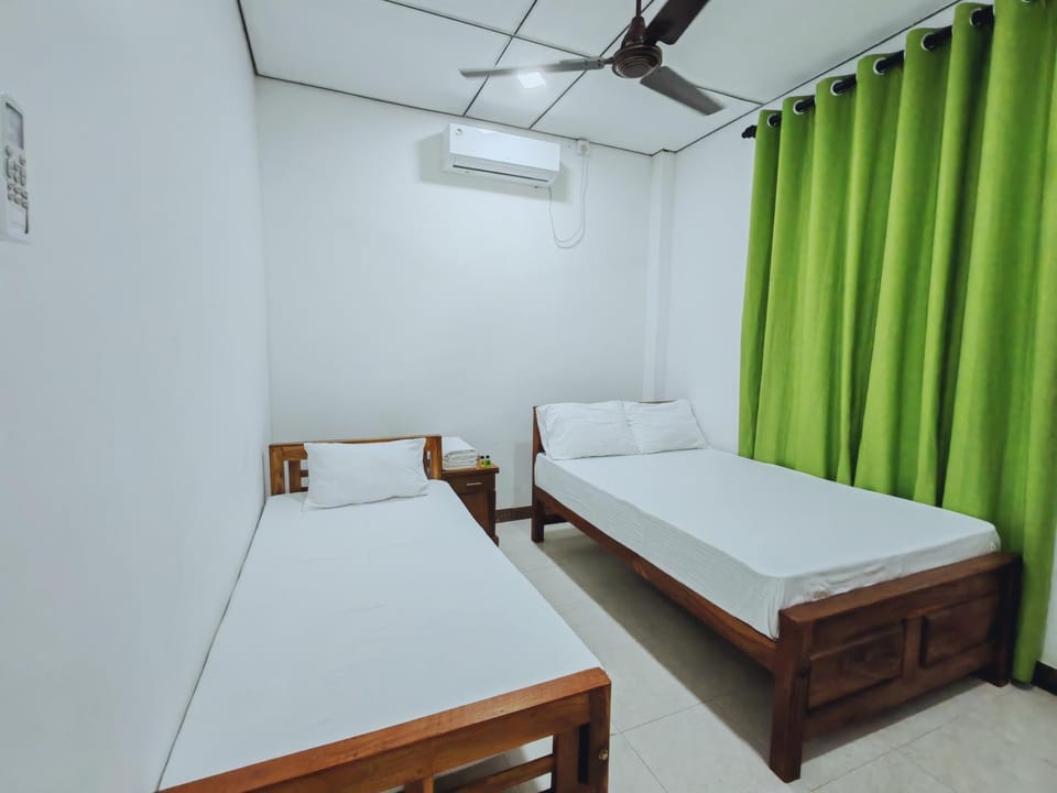 Bed, Photo of the whole room, Bedroom, air conditioner