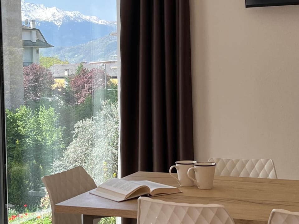 Bernina Suites - 150 metres to Bernina Express Apartment in Province of Brescia