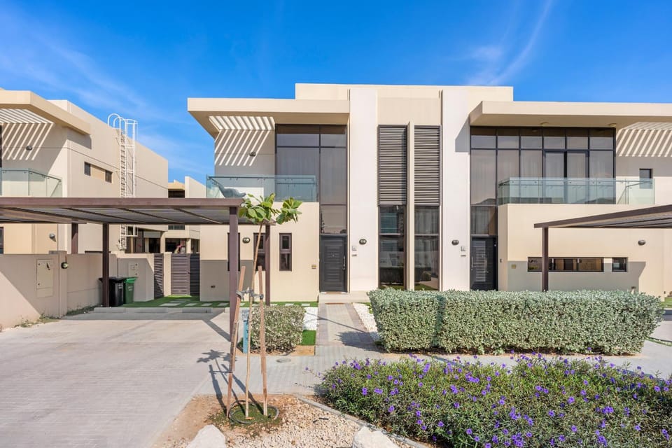 StoneTree - The Modern Family Friendly Villa Villa in Dubai