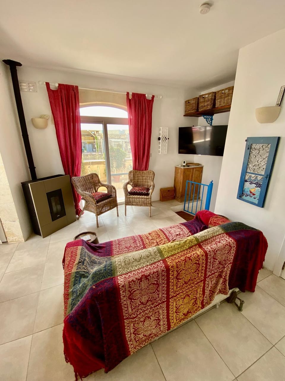 Living room, Photo of the whole room, Seating area