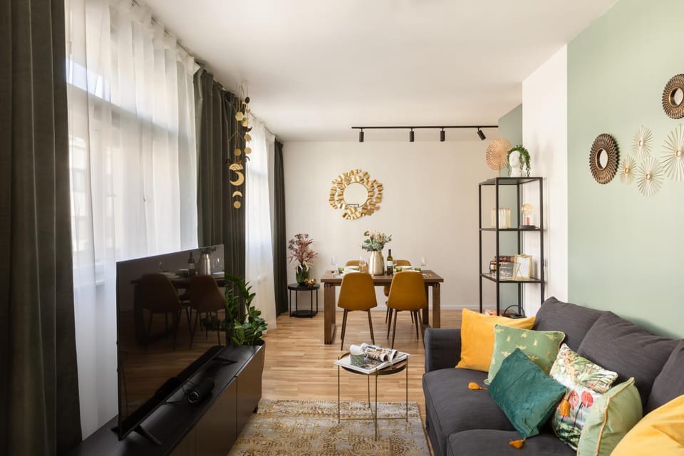 TV and multimedia, Living room, Seating area